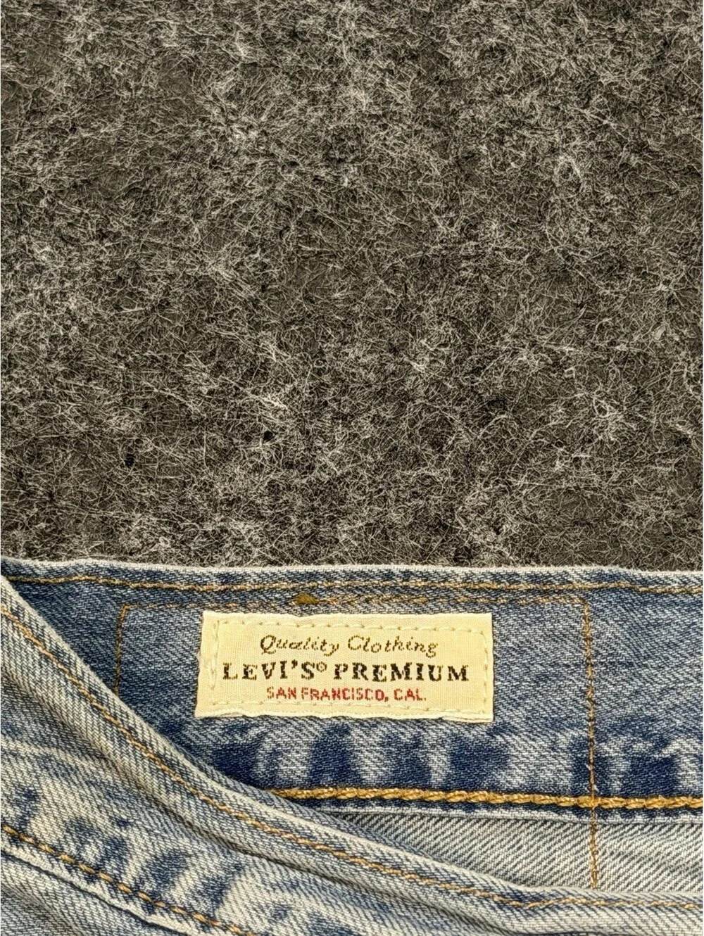 Levi’s Premium 501 Original Jeans Men’s 36x32 Light Wash Button Fly Straight